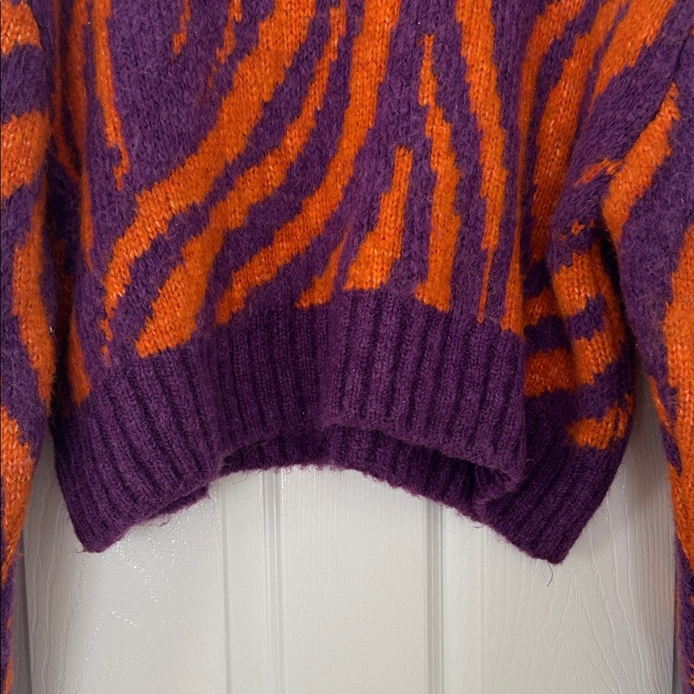 Zara Purple and Orange Sweater size Medium - Picture 4 of 5